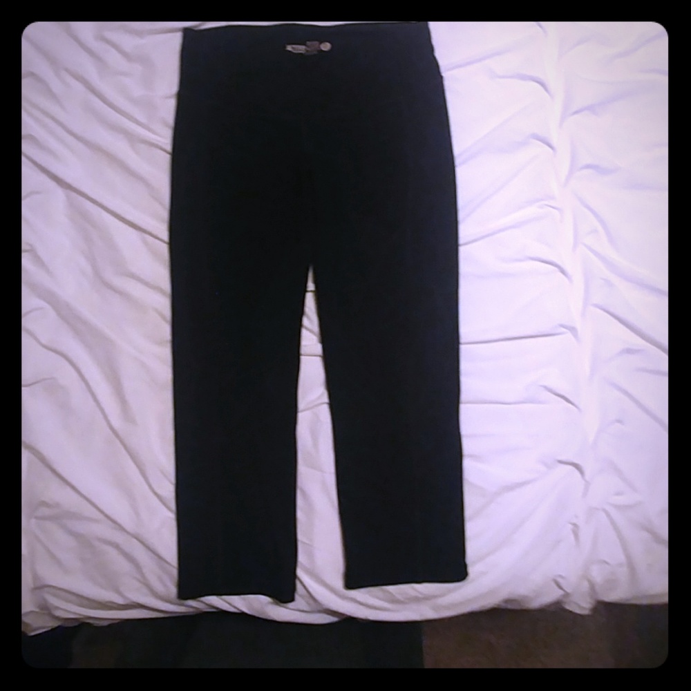 Old Navy compression leggings Capri size M